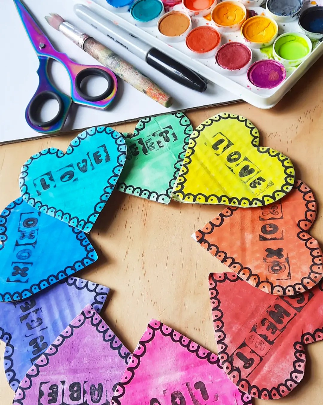 Cardboard love hearts for valentine’s day! – Ema Lou kids art craft